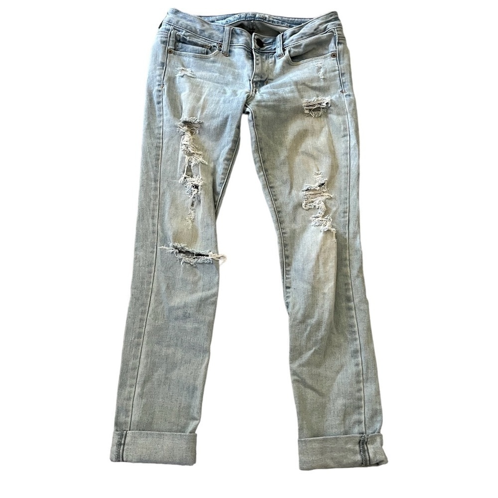 American Eagle Women’s Distressed Skinny Stretch Light Wash Jeans
